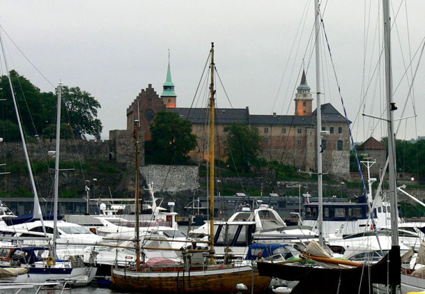 Достопримечательности Норвегии - вид на крепость Акерсхус