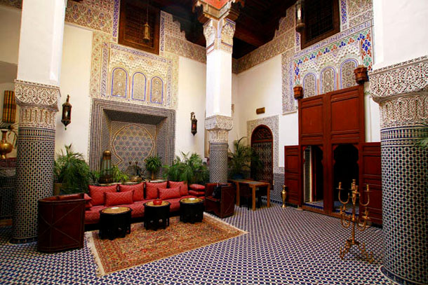 курорты марокко - древний дворец в медине мекнес